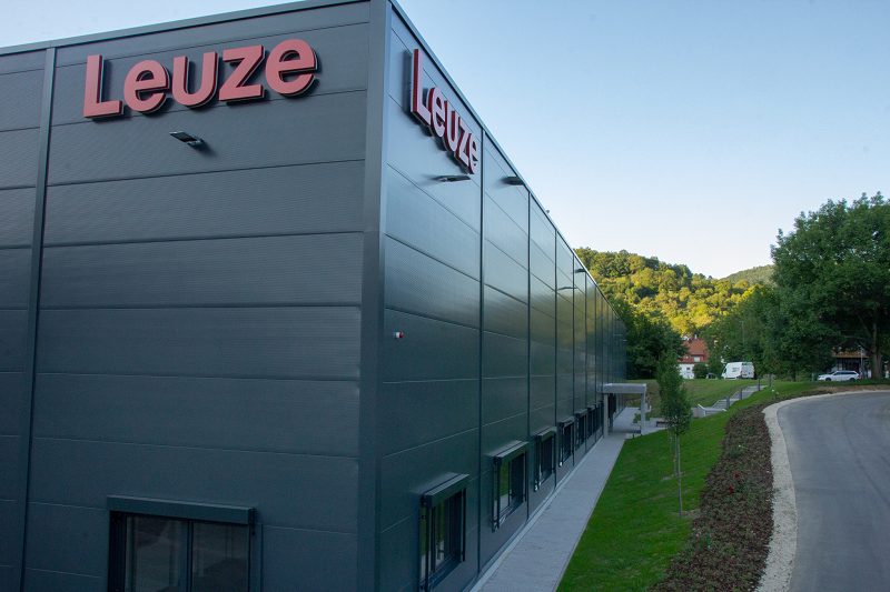 El nuevo centro de distribución internacional de Leuze entra en funcionamiento