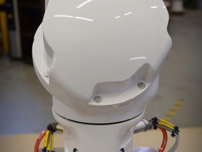 Programación extremadamente simple: los movimientos del robot se pueden programar guiando el brazo de un punto a otro y luego guardando la configuración.