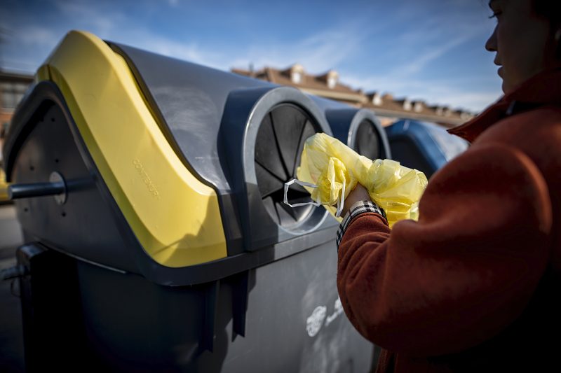 El uso del contenedor amarillo creció un 8,5% y el del azul bajó 0,3% en un 2020 marcado por la pandemia