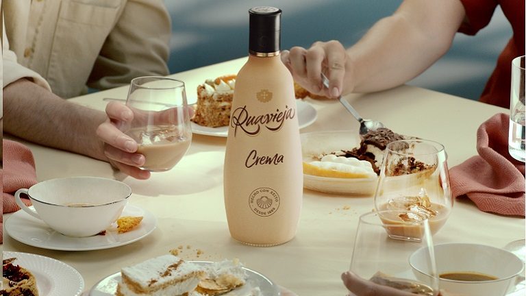 Pernod Ricard España presenta su nueva botella de Ruavieja 100% sostenible