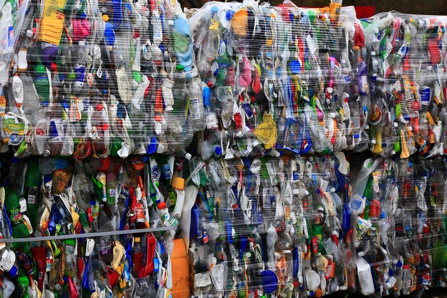 XATAKA. Llevamos décadas promoviendo esfuerzos para reciclar plástico. Resultado: sólo el 6% se reutiliza