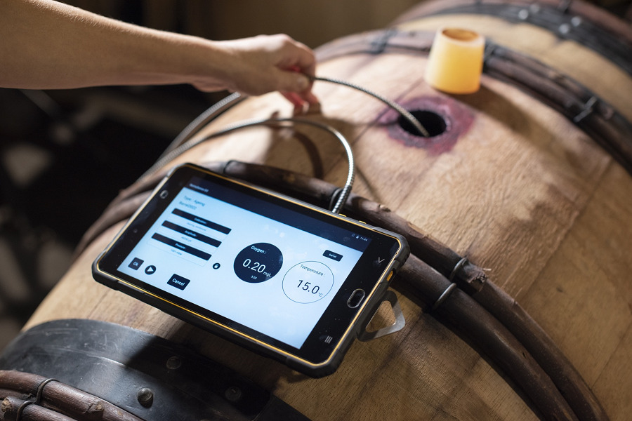 NomaSense O2, el TPO-metro de referencia en el sector del vino, se convierte en una ayuda a la decisión online