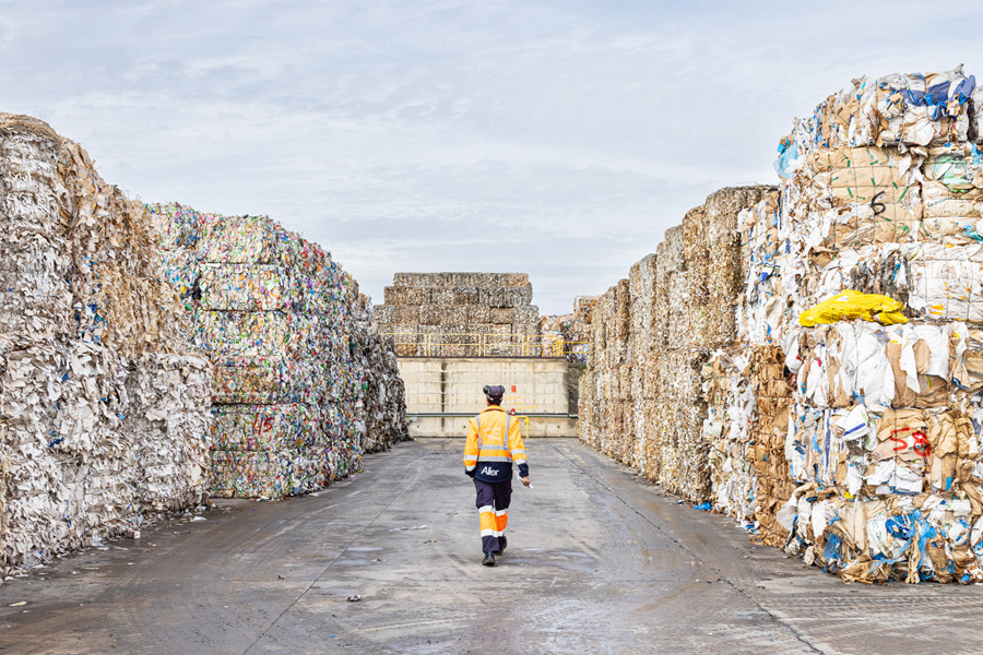 Cerrando el círculo de la moda: nace el papel para bolsas shopping reciclando residuos textiles