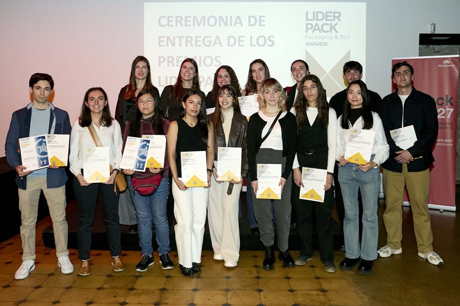 28-03-2025. Momento de la entrega de los premios Liderpack a los estudiantes